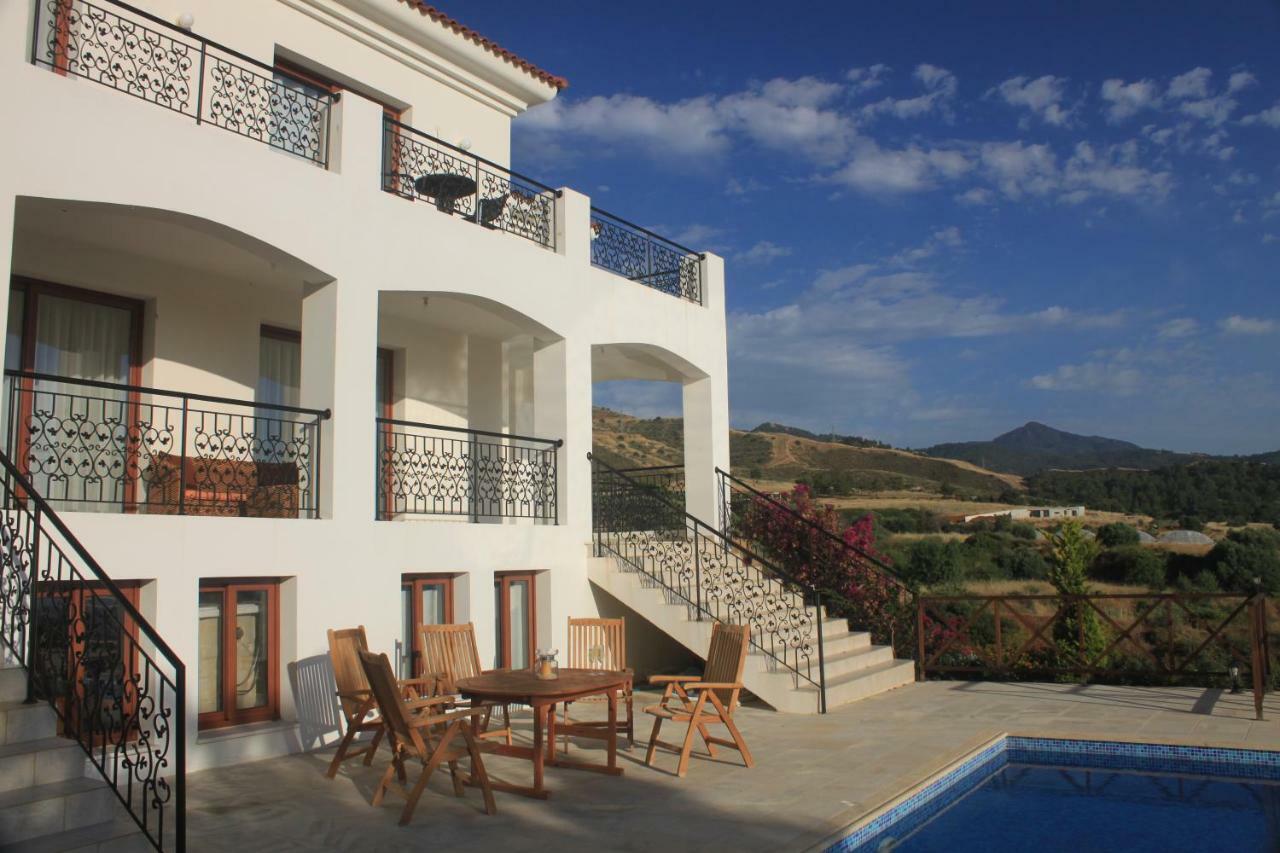 Martika Luxury Villa Agia Marina  Eksteriør billede